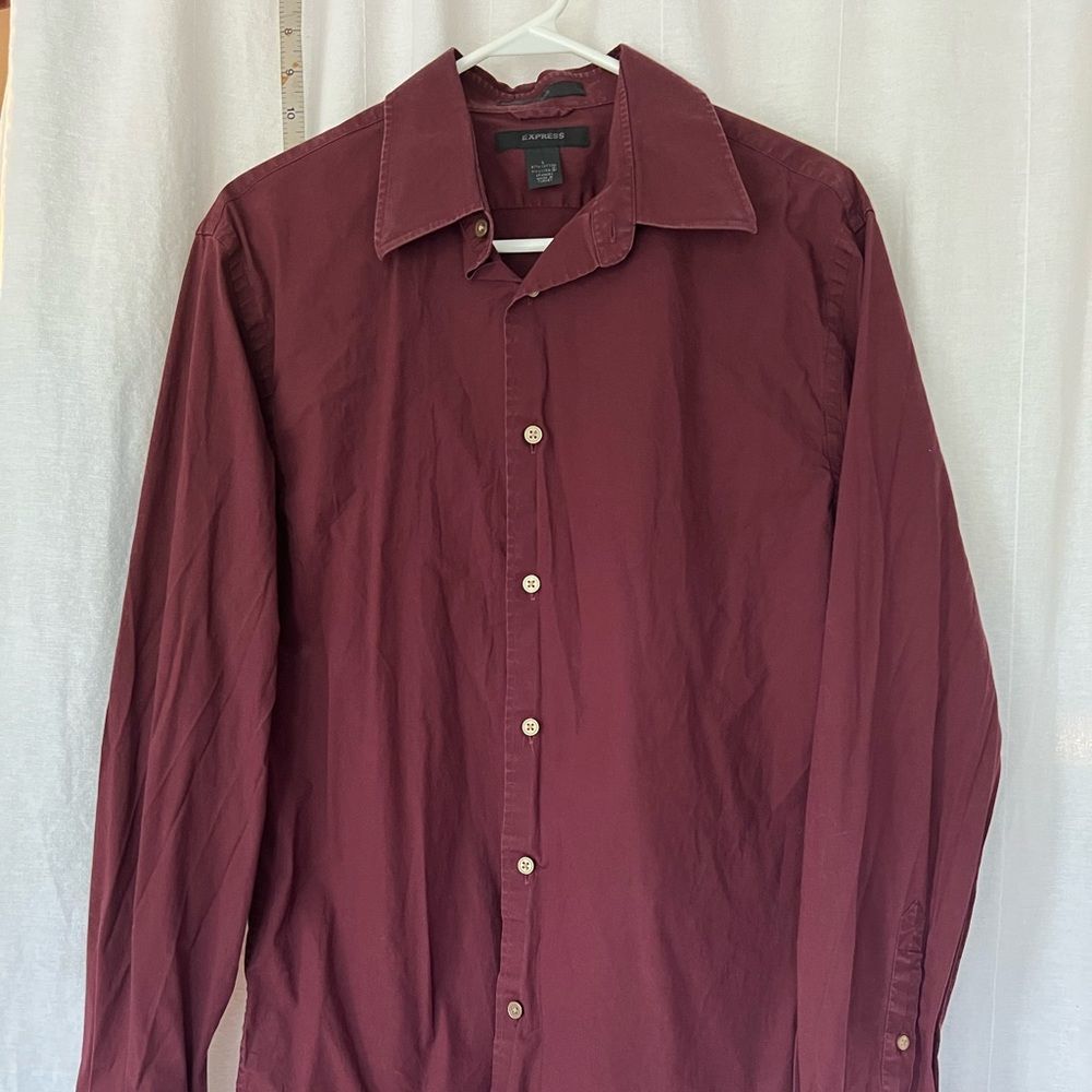 Men’s Express button down, Deep red color. Sz M.